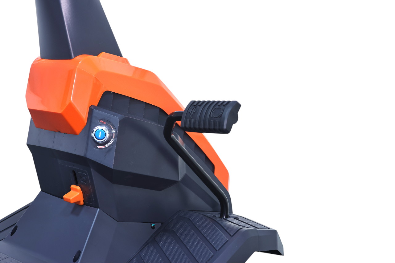 Газонокосилка бензиновая самоходная с сиденьем (райдер) ELAND LR-2265 