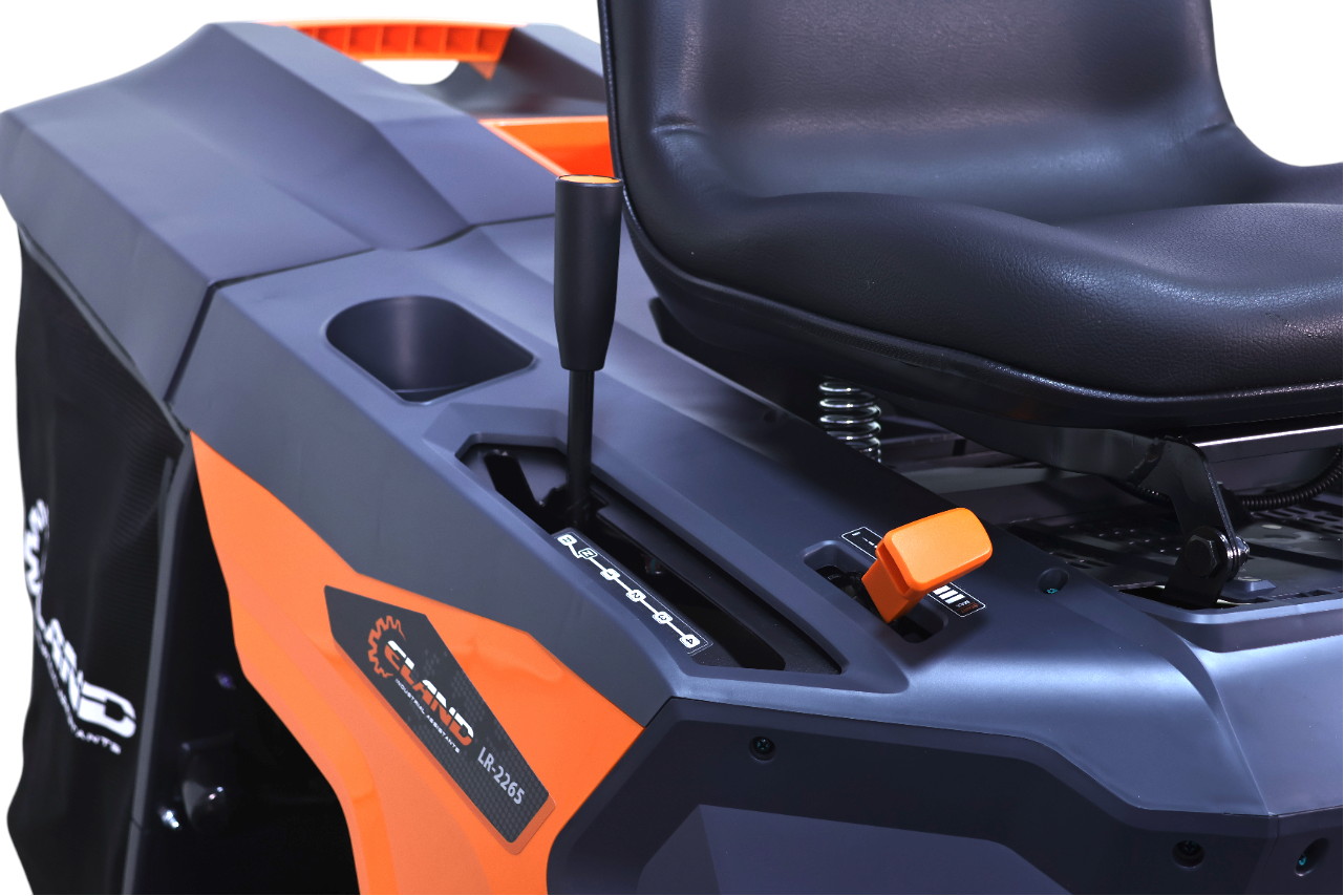 Газонокосилка бензиновая самоходная с сиденьем (райдер) ELAND LR-2265 