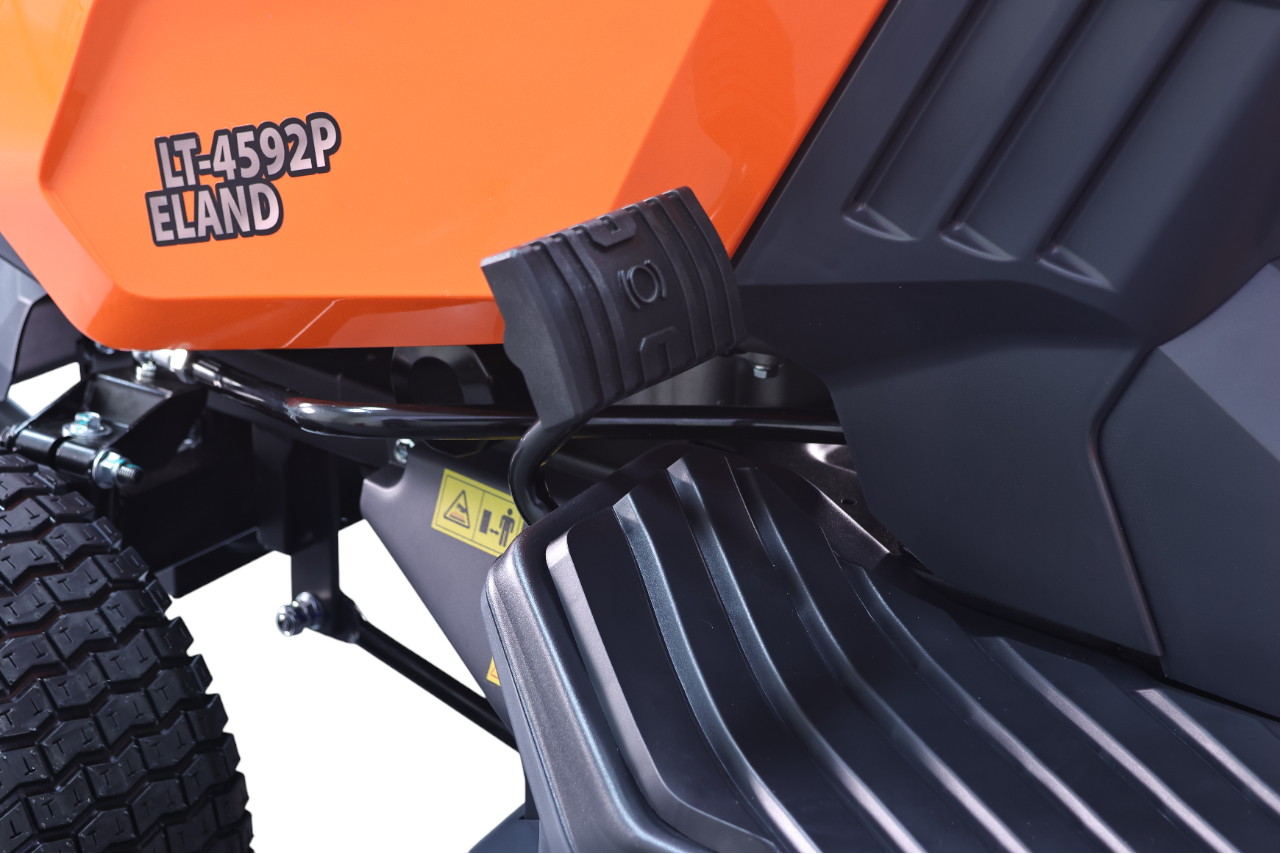 Газонокосилка бензиновая самоходная с сиденьем (райдер) ELAND   LT-4510P 