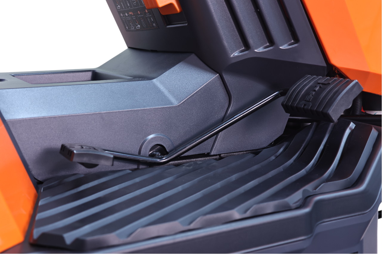 Газонокосилка бензиновая самоходная с сиденьем (райдер) ELAND LT-5810P 