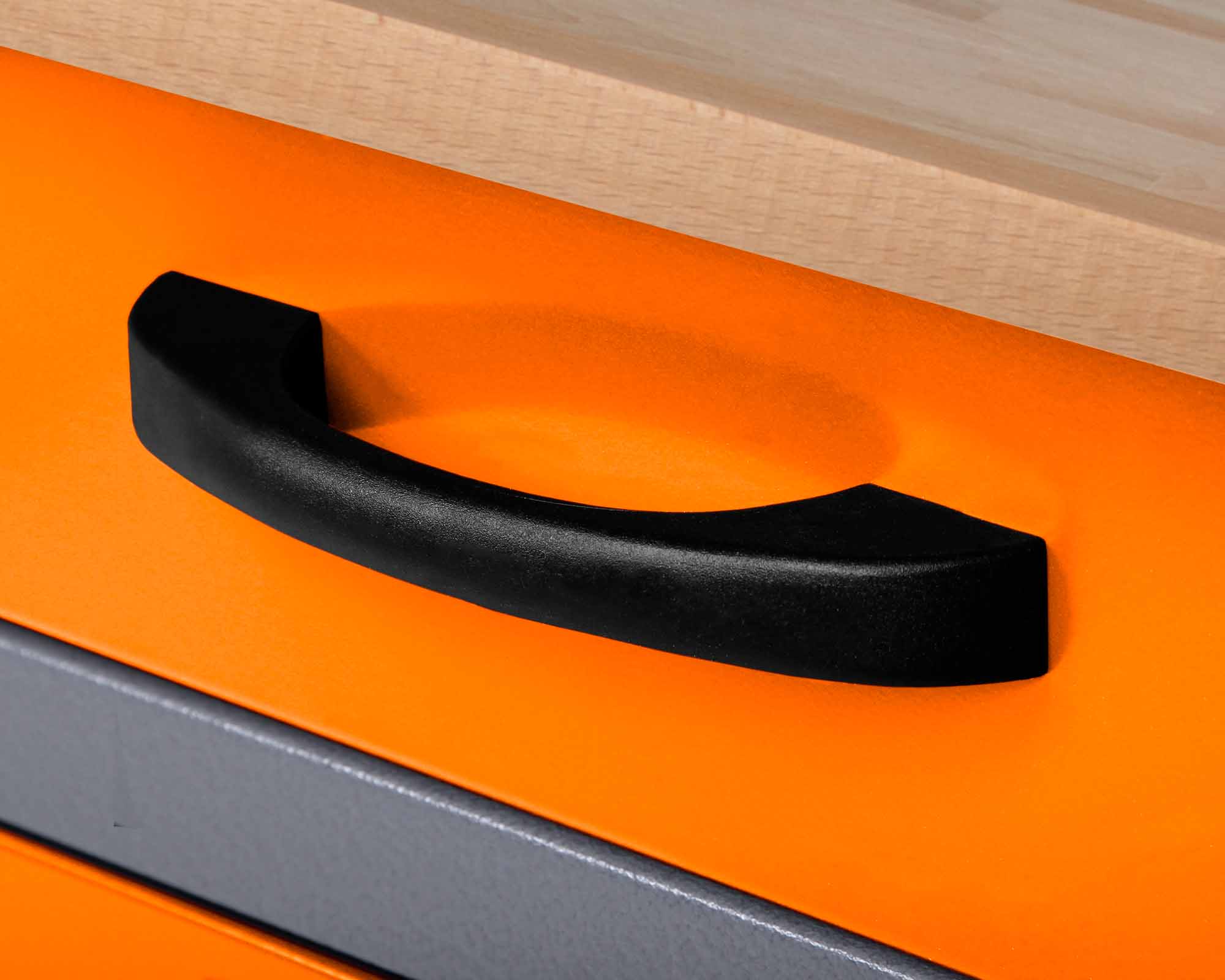 Стол-верстак для мастерской BAUMEISTER BTC-008 ORANGE